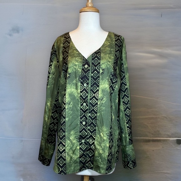 Lightweight Green And Black Blouse by Miss Look - Picture 1 of 10